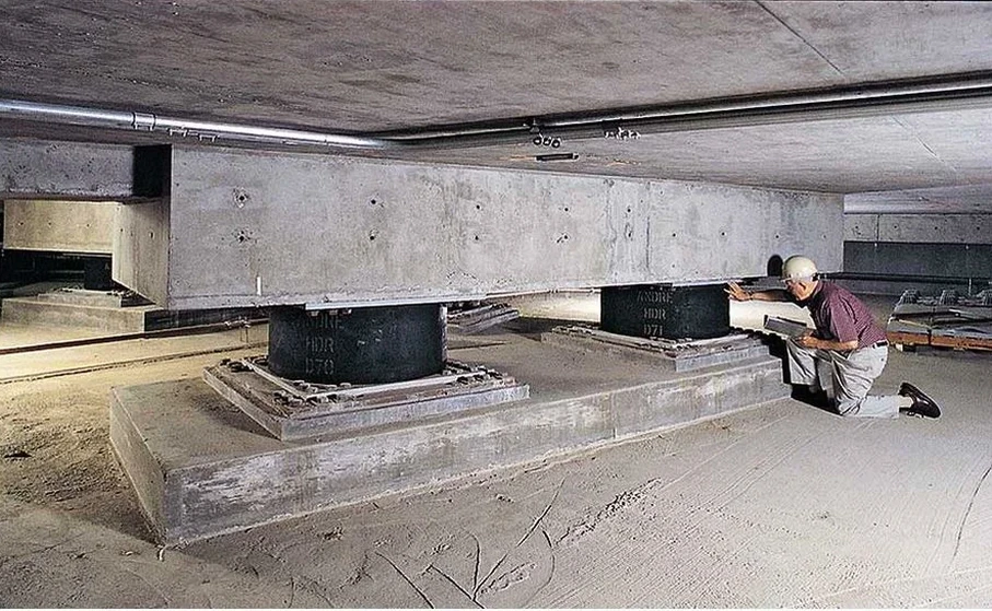 Projeto de Isolamento Sísmico de Base em Contagem: Soluções Técnicas para Edificações Resilientes